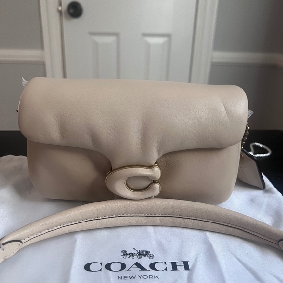 Coach leather pillow tabby - Picture 1 of 4